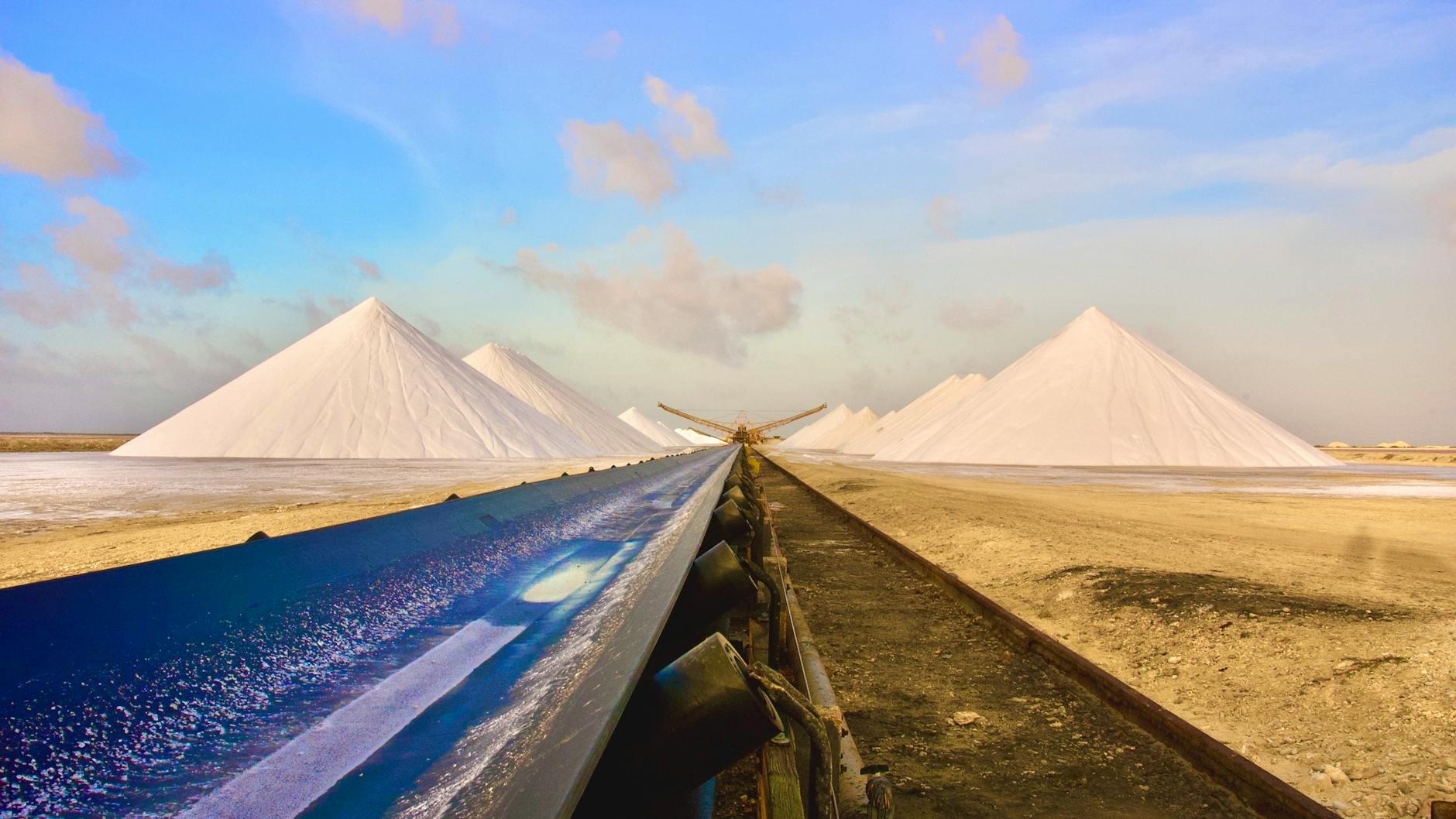 Industrial mineral resource operation